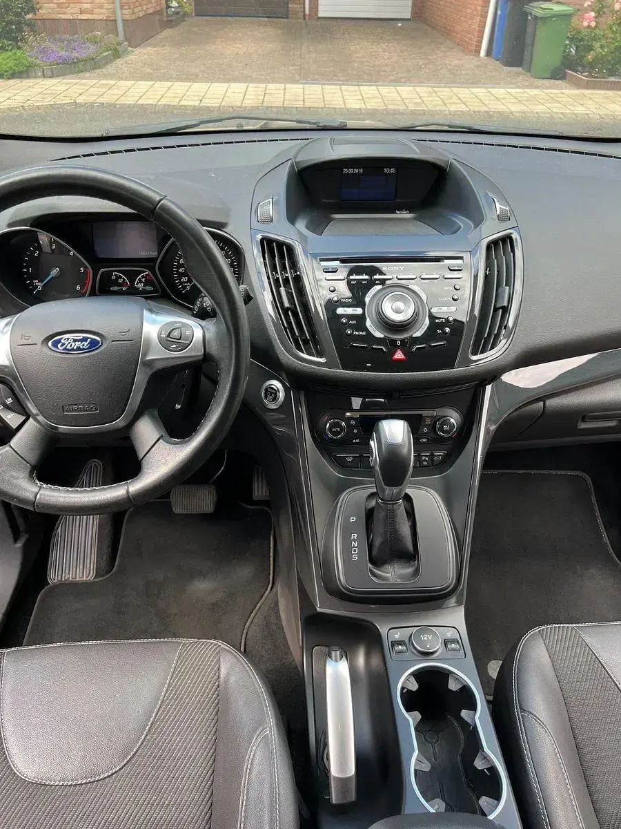 Gebraucht Ford Kuga Individual 182 PS (133 kW) 2015 Grau SUV