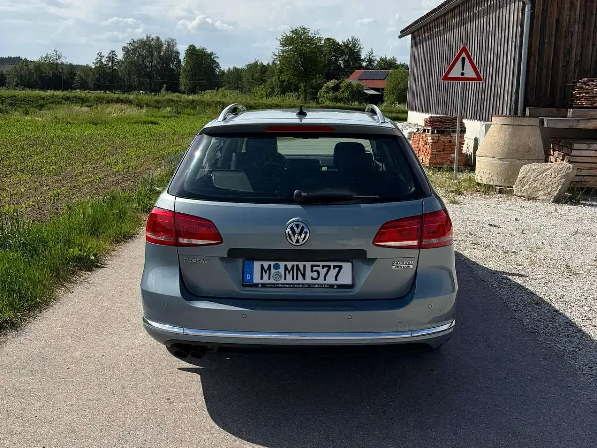 Gebraucht VW Passat Highline 140 PS (102 kW) 2011 Grau Kombi