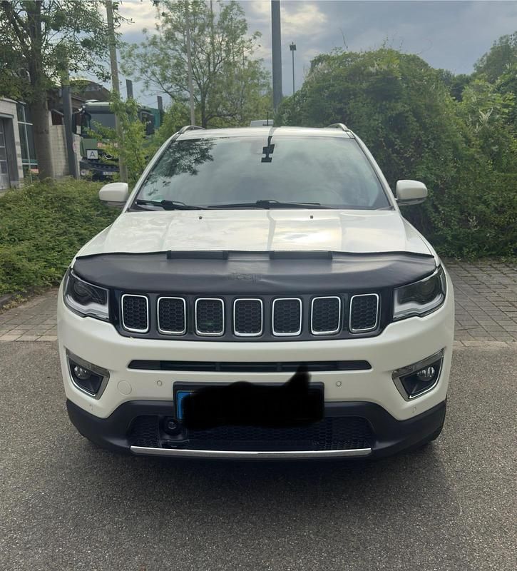 Weiß Gebraucht 2018 Jeep Compass SUV | 15.900 € (Fairer Preis) - Bild 1/4