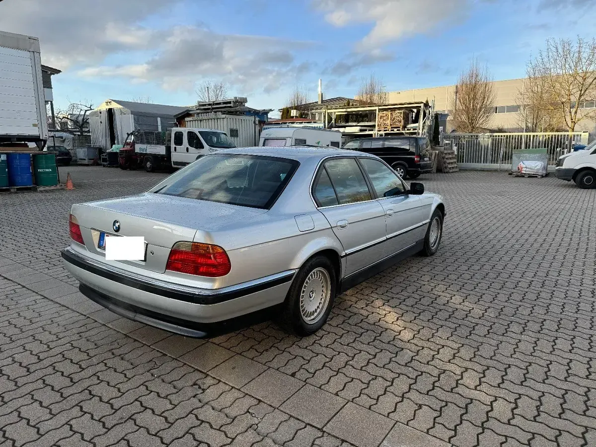 Gebraucht BMW 728 193 PS (141 kW) 1999 Silber Limousine