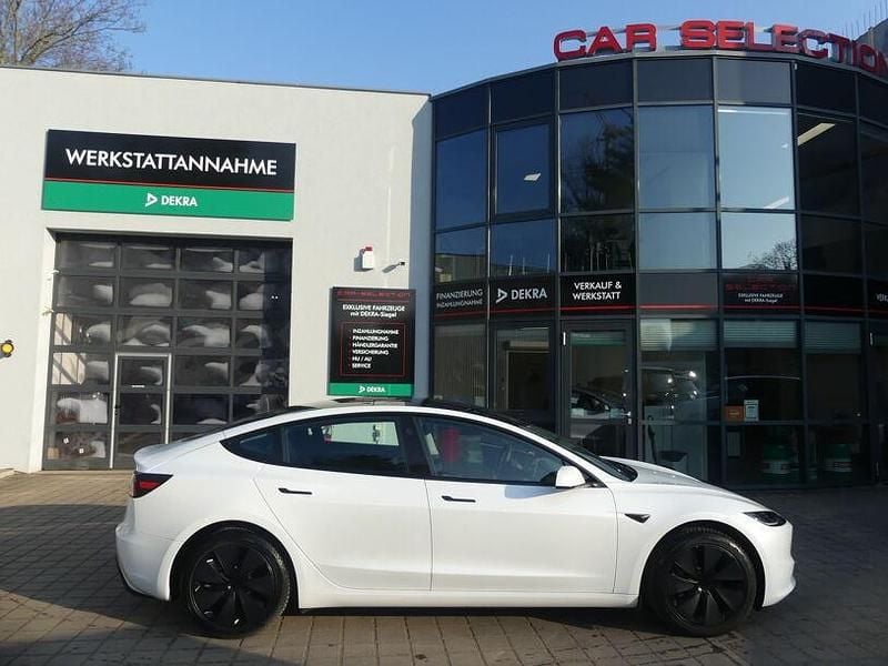 Gebraucht Tesla Model 3 RWD 208 kW (283 PS) 2024 Weiß Limousine