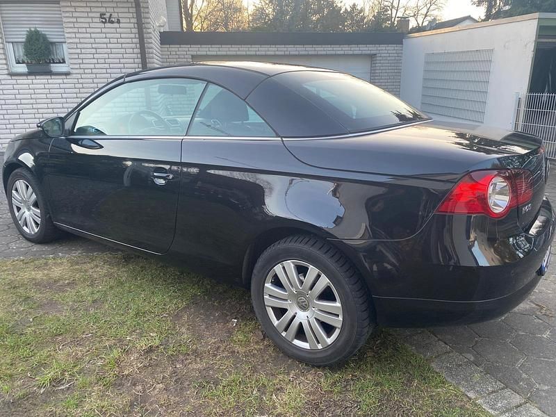 Gebraucht VW Eos Edition 122 PS (89 kW) 2009 Schwarz Cabrio