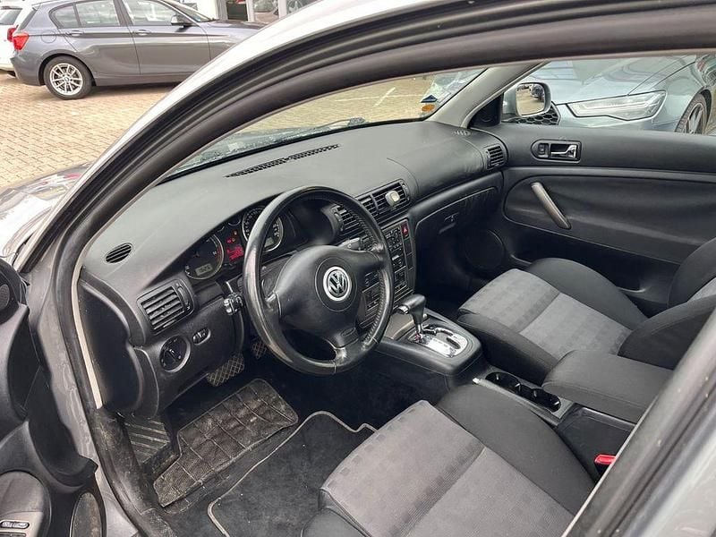 Usata VW Passat 131 CV (96 kW) 2001 Grigio Berlina