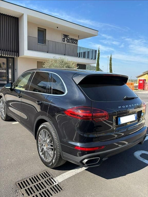 Begagnad Porsche Cayenne 262 HK (192 kW) 2015 Svart SUV