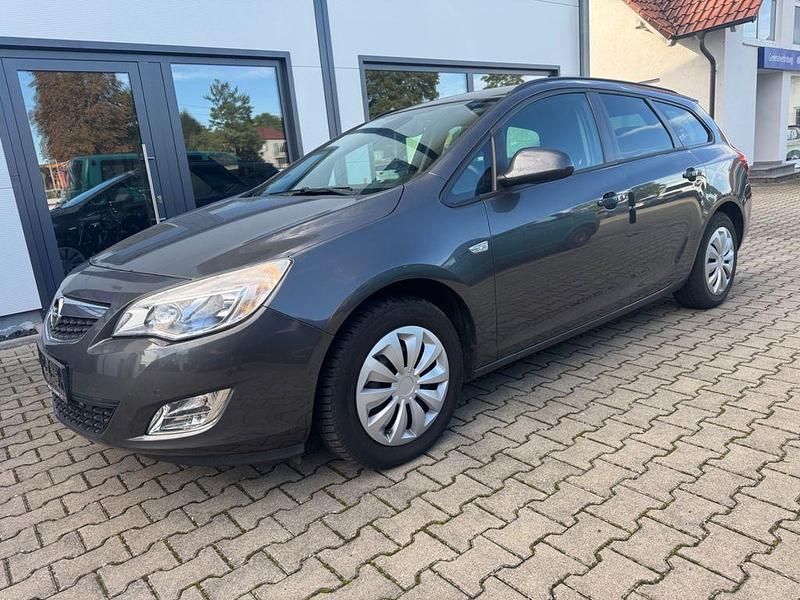 Grau Gebraucht 2011 Opel Astra Design Edition Kombi | 3.990 € (Guter Preis) - Bild 1/4