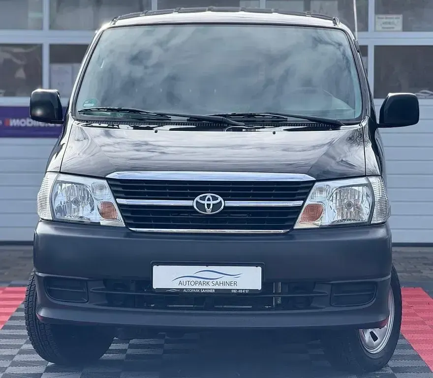 Gebraucht Toyota HiAce 117 PS (86 kW) 2009 Schwarz Van