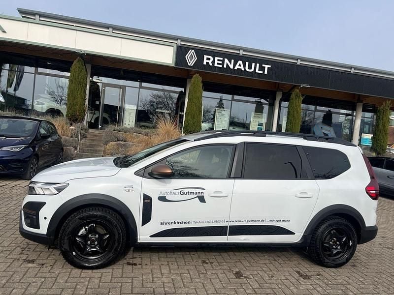 Gebraucht Dacia Jogger Expression 101 PS (74 kW) 2025 Gletscherweiss Van / Kleinbus