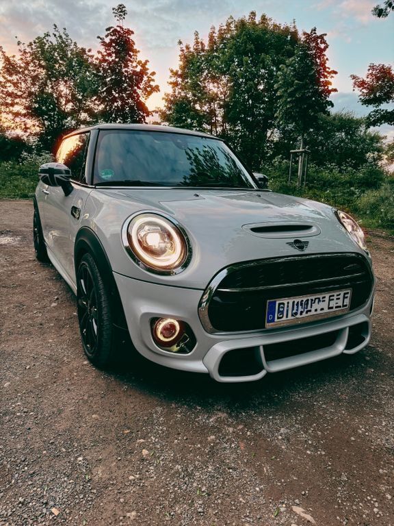 Weiß Gebraucht 2020 Mini Cooper SE Kleinwagen | 18.999 € (Fairer Preis) - Bild 1/4