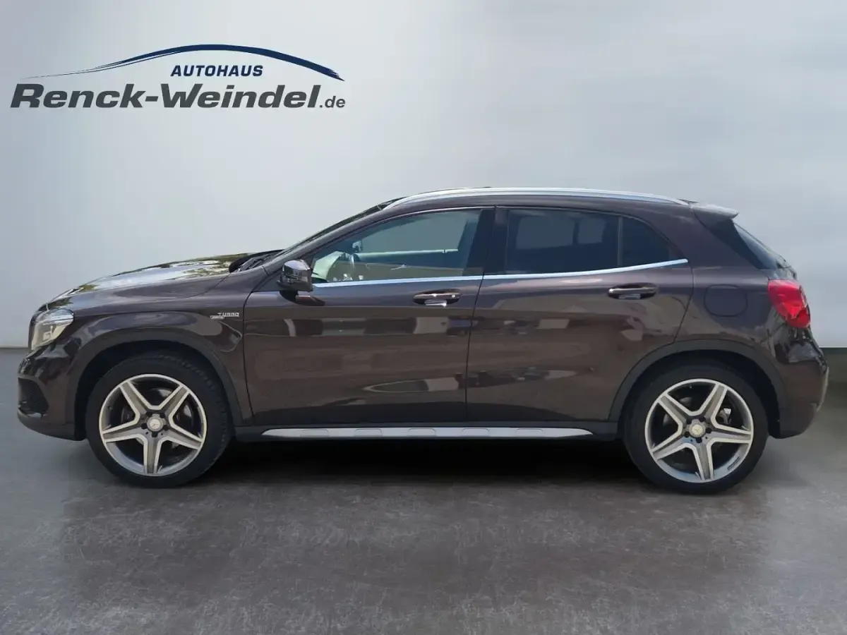 Gebraucht Mercedes GLA220 StreetStyle 170 PS (125 kW) 2015 Braun SUV