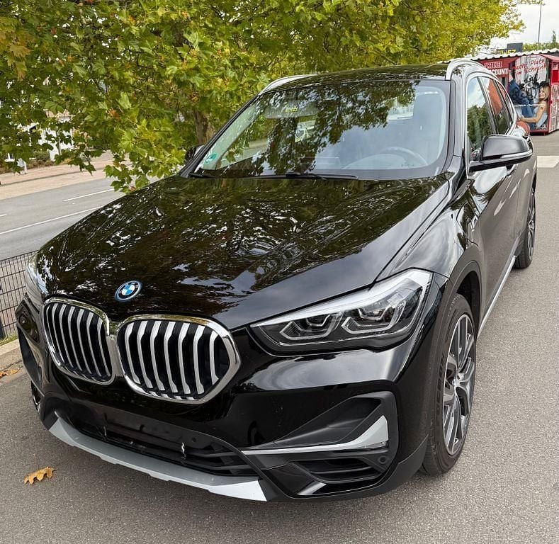Schwarz Gebraucht 2022 BMW X1 xLine SUV | 26.900 € (Fairer Preis) - Bild 1/4