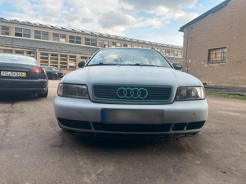 Second-hand Audi A4 150 CP (110 kW) 1996 Gri Break