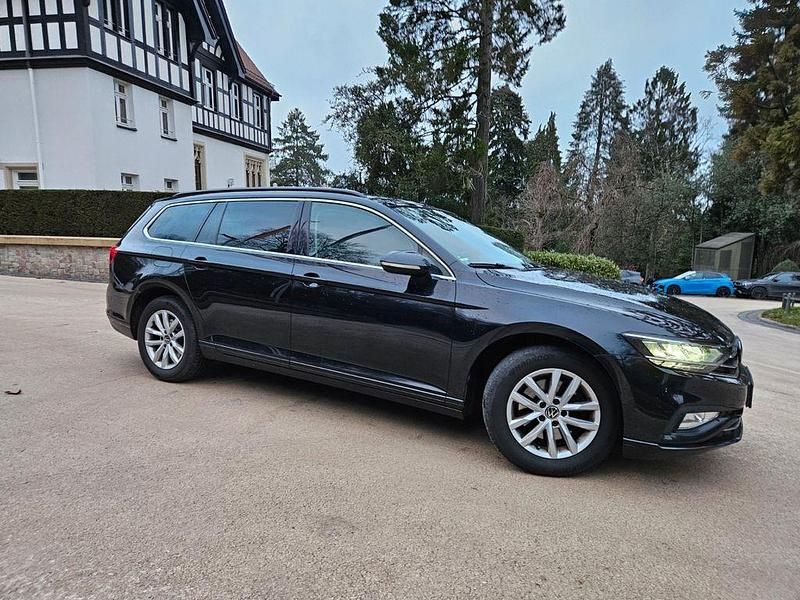 Gebraucht VW Passat Business 150 PS (110 kW) 2021 Schwarz Van / Kleinbus