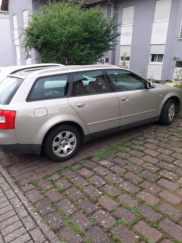 Gebraucht 2002 Audi A4 Kombi | 600 € (Superpreis) - Bild 1/4