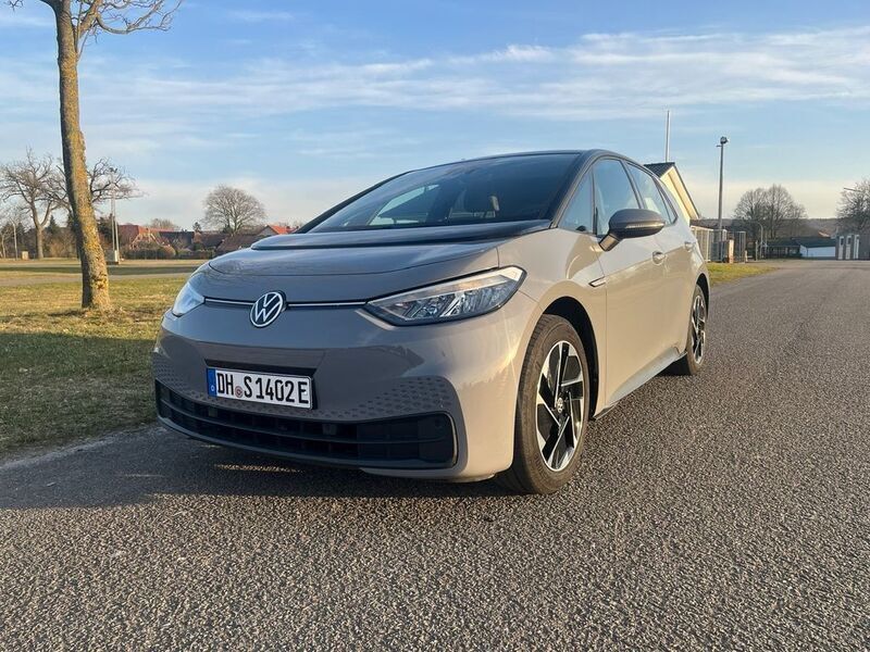 Grau Gebraucht 2022 VW ID.3 Pro Kleinwagen | 19.600 € (Superpreis) - Bild 1/4
