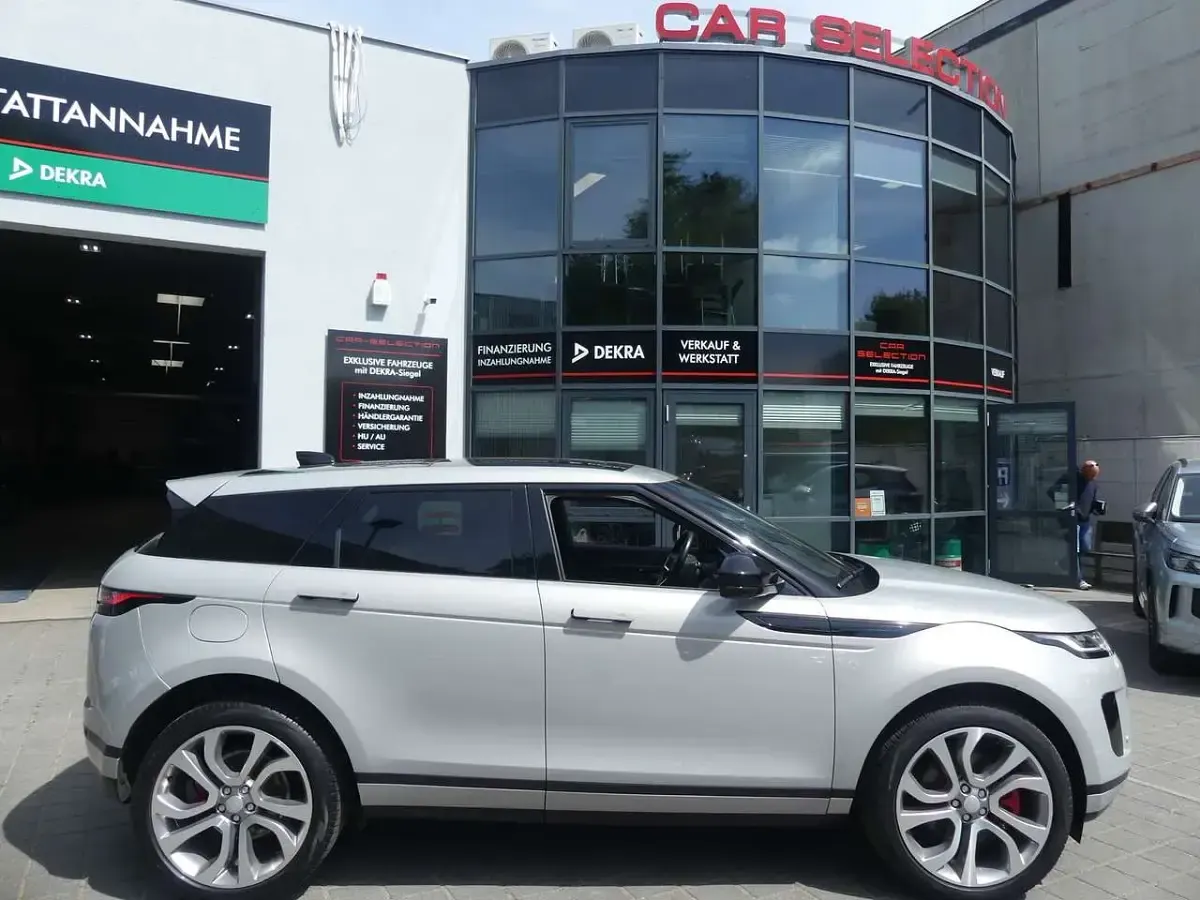 Gebraucht Land Rover Range Rover evoque Black Edition 204 PS (150 kW) 2022 Seoul pearl silver SUV