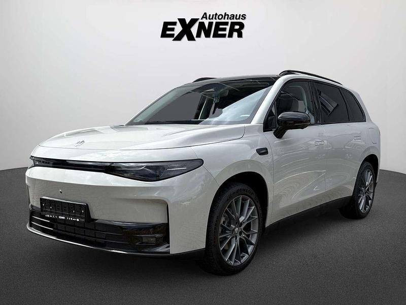 Gebraucht Leapmotor C10 215 PS (158 kW) 2025 Tundra grey SUV