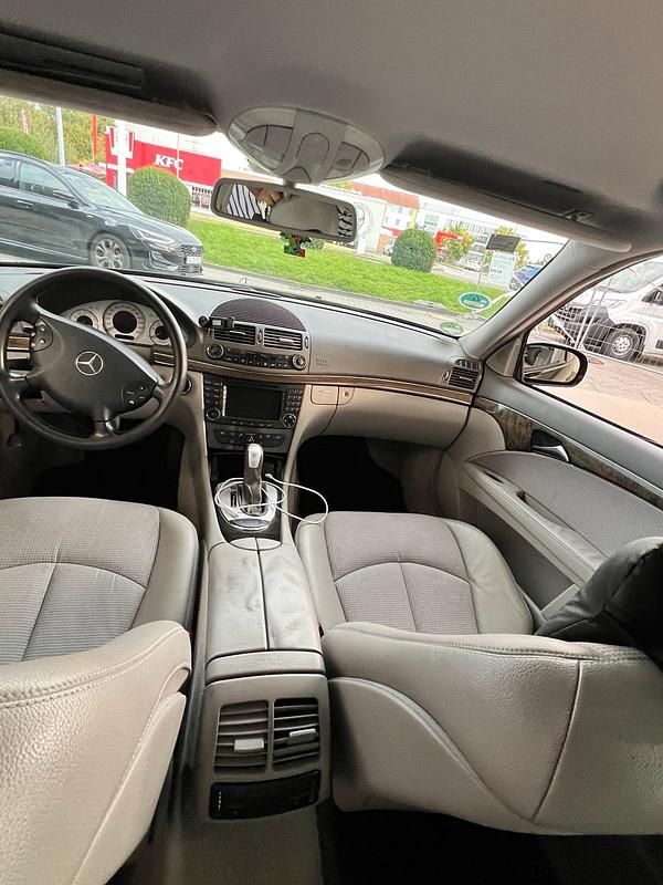 Gebraucht Mercedes E320 204 PS (150 kW) 2003 Schwarz Kombi