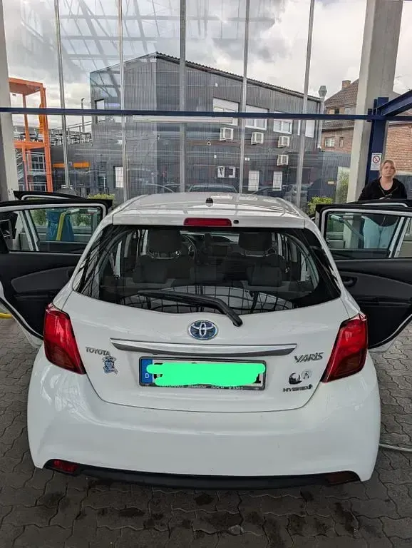 Gebraucht Toyota Yaris Edition-S 99 PS (72 kW) 2016 Weiß Limousine