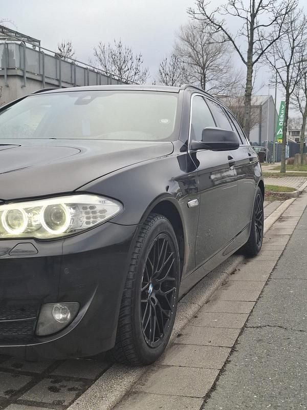 Gebraucht BMW 530 258 PS (189 kW) 2013 Schwarz Kombi