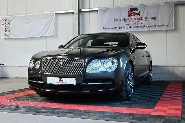Second-hand Bentley Flying Spur 626 CP (460 kW) 2016 Maro Berlinǎ