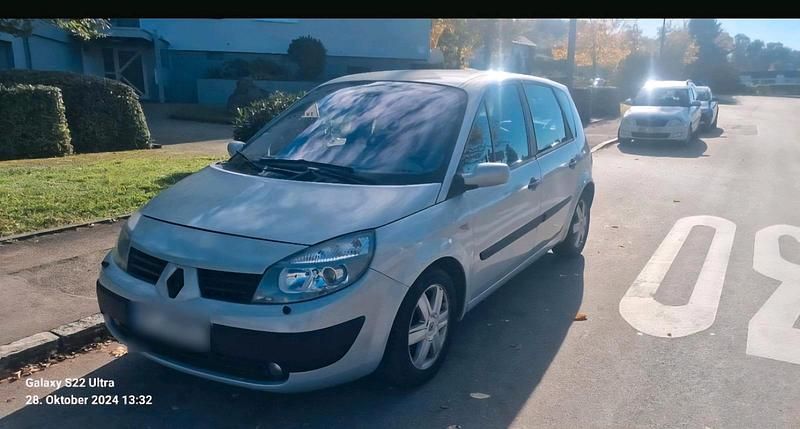 Grau Gebraucht 2003 Renault Mégane GrandTour Kombi | 1.600 € - Bild 1/4