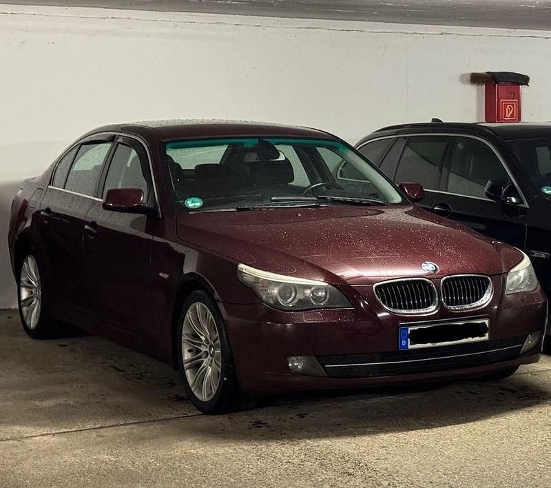 Rot Gebraucht 2009 BMW 520 Limousine | 5.000 € (Etwas zu teuer) - Bild 1/2
