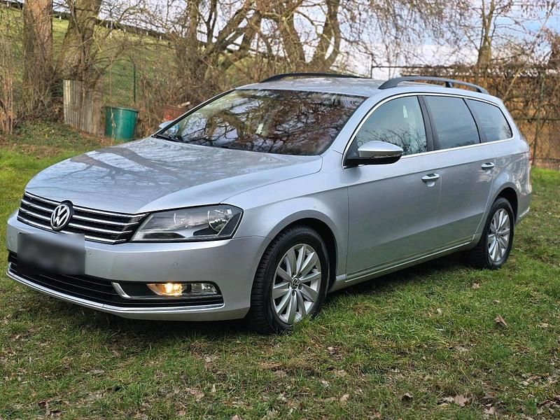 Gebraucht VW Passat 140 PS (102 kW) 2013 Grau Kombi
