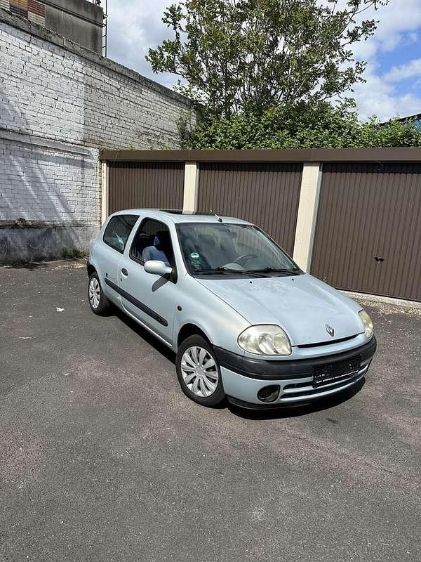 Gebraucht 2000 Renault Clio II Limousine | 900 € (Fairer Preis) - Bild 1/4