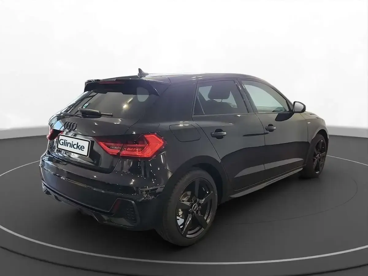 Neu Audi A1 S-Line 150 PS (110 kW) 2026 Mythosschwarz metallic SUV