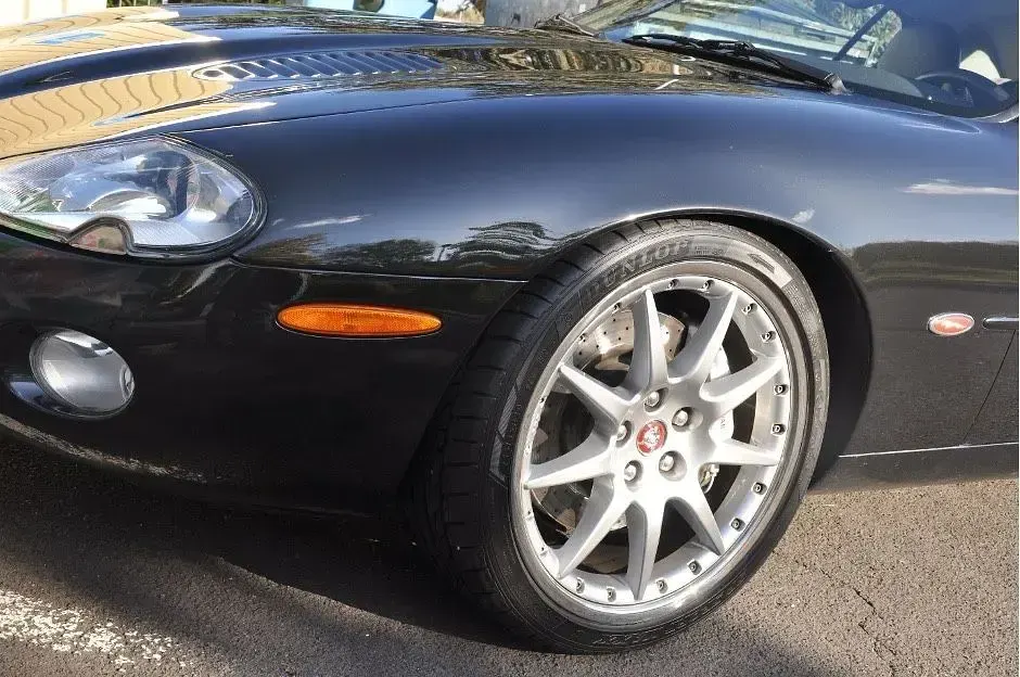 Usata Jaguar XKR 363 CV (266 kW) 2002 Nero Cabrio