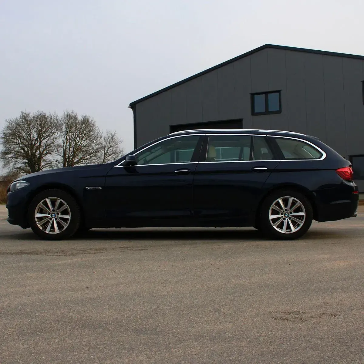 Gebraucht BMW 530 Comfort Edition 258 PS (189 kW) 2014 Blau Kombi