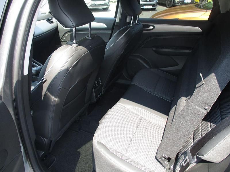 Gebraucht Renault Arkana Techno 140 PS (102 kW) 2023 Graphitgrau metallic SUV