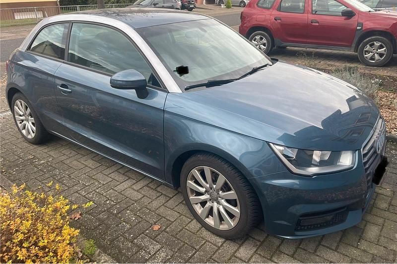 Blau Gebraucht 2015 Audi A1 Sport Limousine | 8.000 € (Fairer Preis) - Bild 1/4