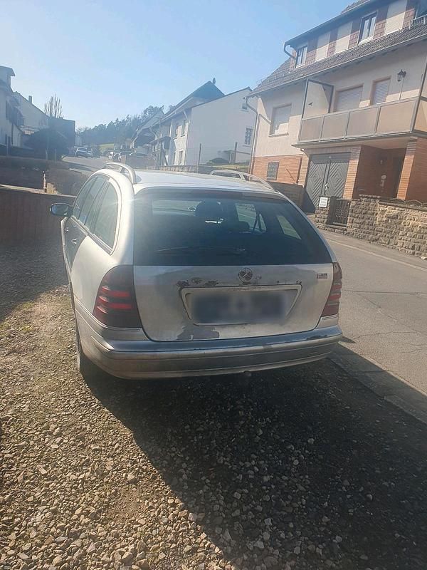 Gebraucht Mercedes C220 143 PS (105 kW) 2003 Kombi