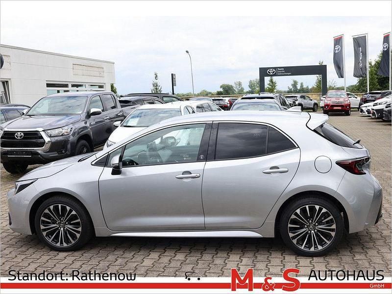 Gebraucht Toyota Corolla Team 140 PS (102 kW) 2024 Silber Limousine