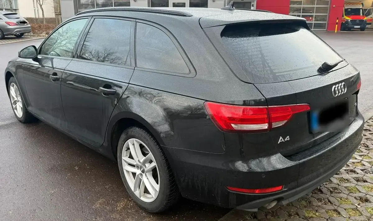 Gebraucht Audi A4 150 PS (110 kW) 2017 Schwarz Kombi