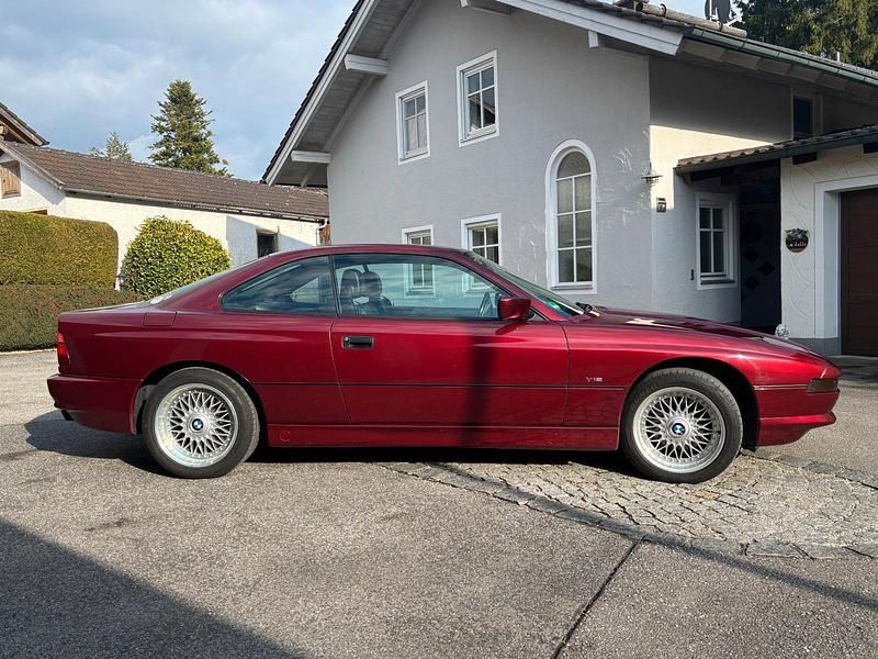 Second-hand BMW 850 300 CP (220 kW) 1992 Roșu Coupe