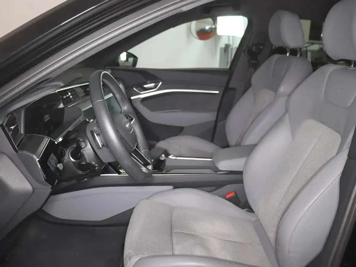 Usata Audi e-tron Sportback Sport 300 kW (408 CV) 2022 Nero SUV