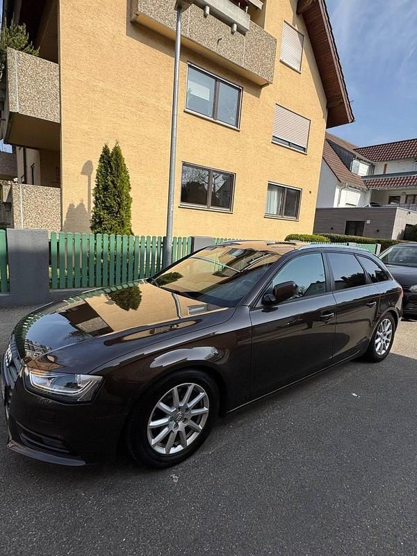 Gebraucht Audi A4 177 PS (130 kW) 2014 Braun Limousine