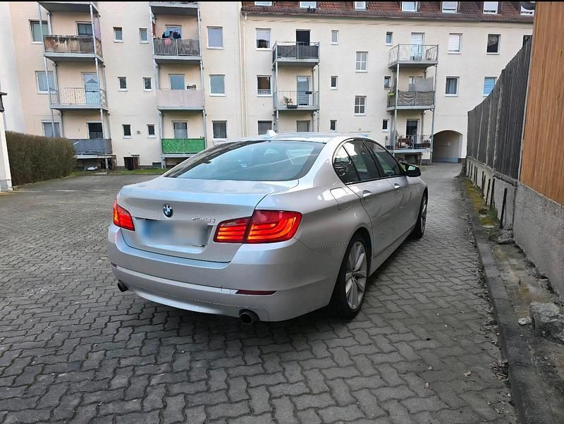 Silber Gebraucht 2011 BMW 535 Limousine | 10.500 € (Teuer) - Bild 1/4