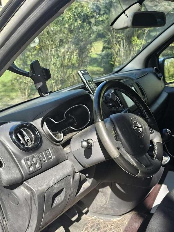 Gebraucht Opel Vivaro S 125 PS (91 kW) 2017 Silber Van / Kleinbus