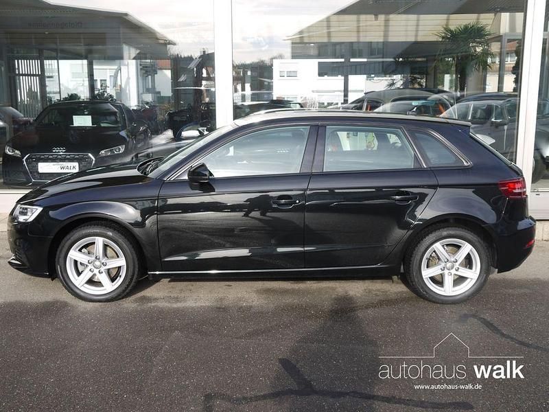 Gebraucht Audi A3 Comfort 116 PS (85 kW) 2017 Mythosschwarz metallic Limousine