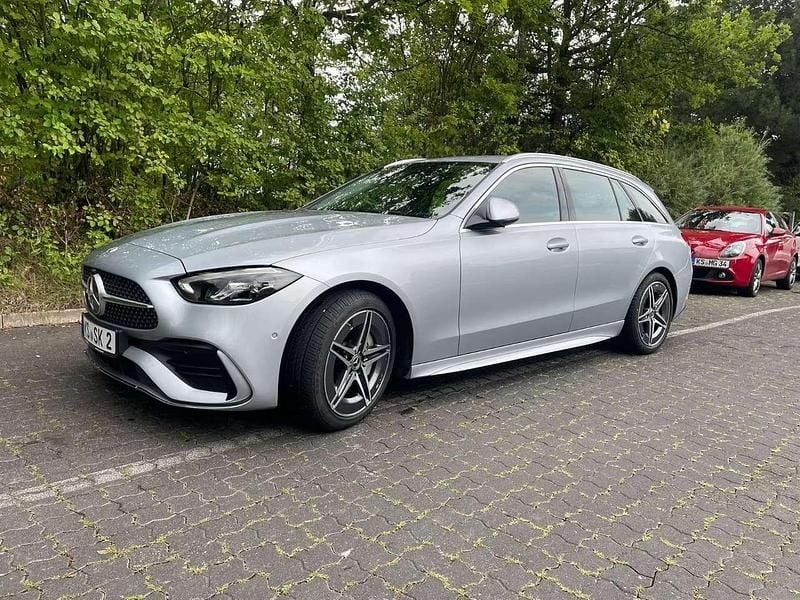 Silber Gebraucht 2023 Mercedes C180 AMG line Kombi | 33.300 € (Fairer Preis) - Bild 1/4