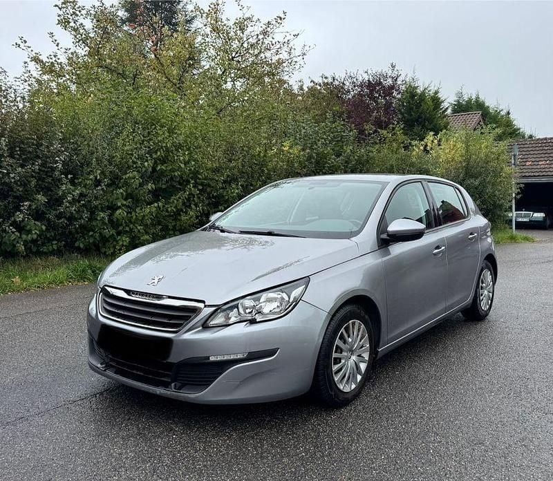 Grau Gebraucht 2014 Peugeot 308 Access Limousine | 3.990 € (Guter Preis) - Bild 1/4