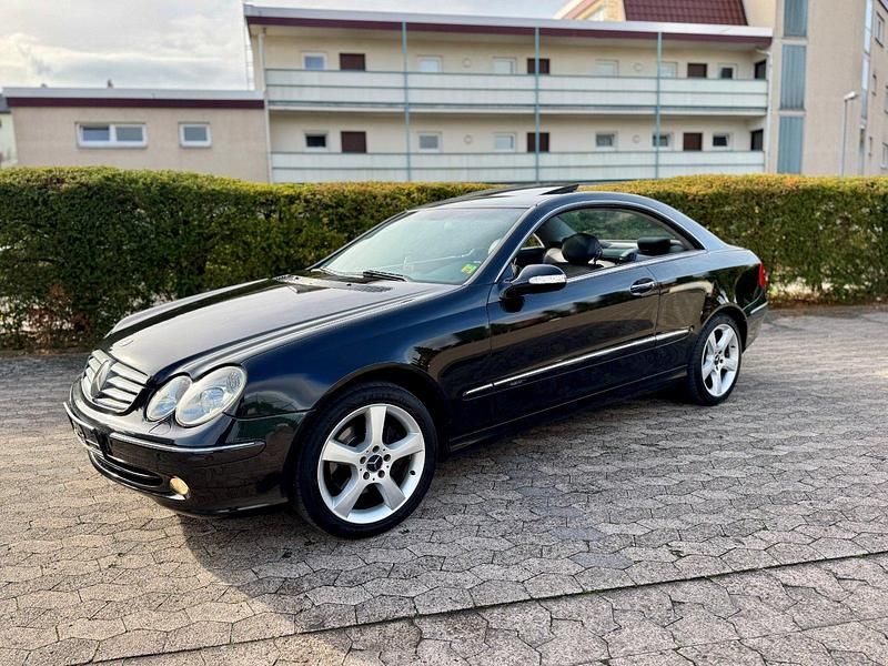 Schwarz Gebraucht 2003 Mercedes CLK320 Coupé | 3.700 € (Fairer Preis) - Bild 1/4
