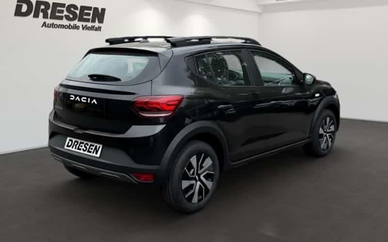 Neu Dacia Sandero Essentiel 91 PS (66 kW) 2025 Schwarz Kleinwagen