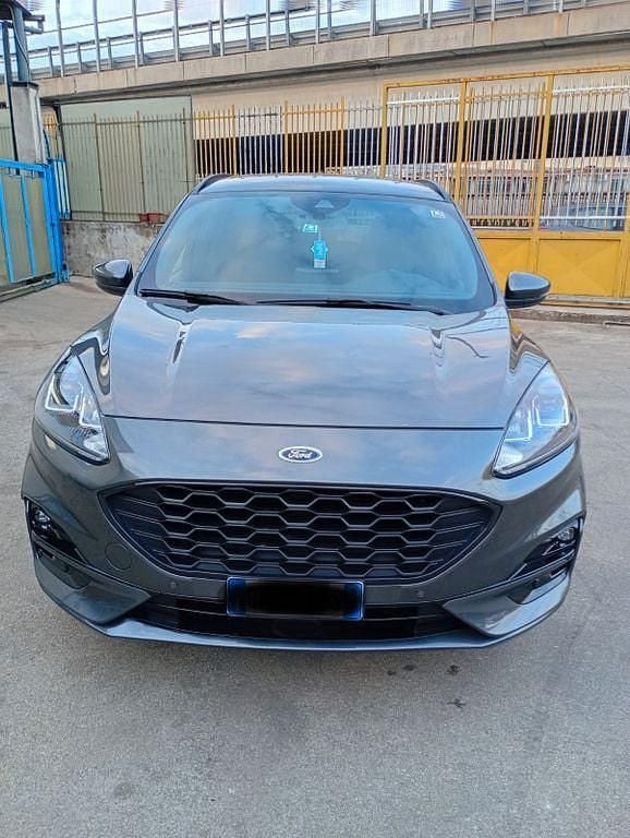 Gebraucht Ford Kuga ST-Line 120 PS (88 kW) 2023 Grau SUV