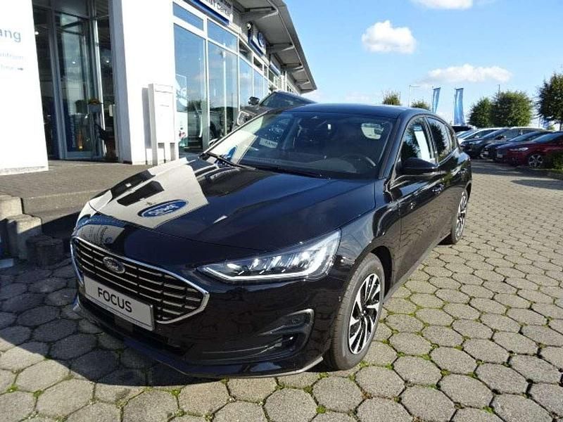 Neu Ford Focus Titanium 155 PS (114 kW) 2025 Obsidianschwarz metallic Kleinwagen