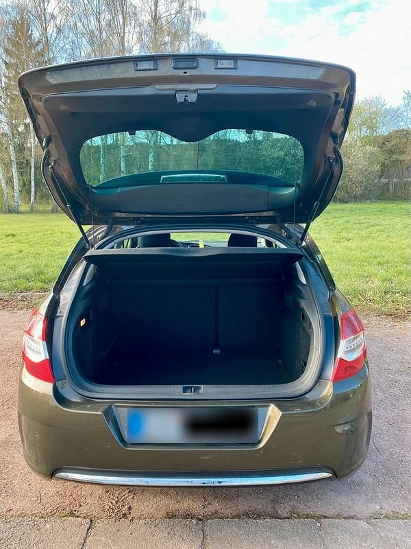 Gebraucht Citroën C4 Tendance 120 PS (88 kW) 2011 Gold Limousine