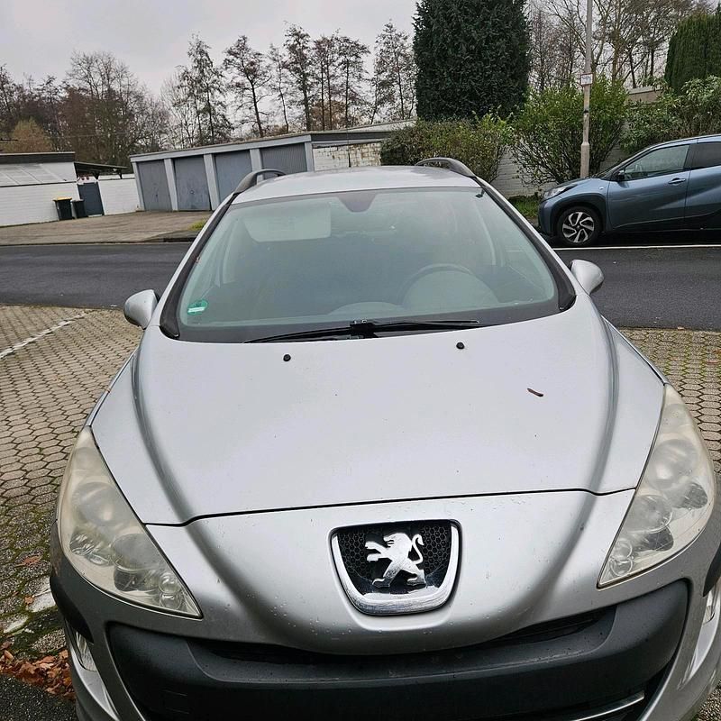 Grau Gebraucht 2010 Peugeot 308 SW Kombi | 1.750 € - Bild 1/4